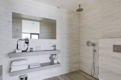 Imagen de la habitación del Hotel Beachhouse. Foto 9