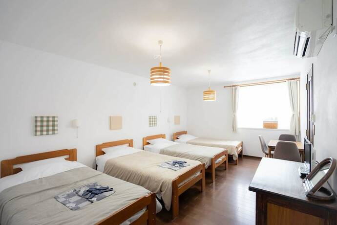Imagen de la habitación del Hotel Beachside Inn Shirahama. Foto 15