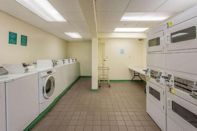 Imagen de los interiores del Hotel Beachside and Suites. Foto 17