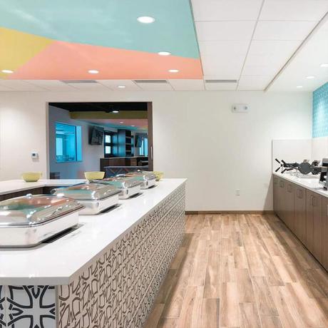 Imagen del bar/restaurante del Hotel Beachside and Suites. Foto 3