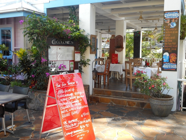 Imagen del bar/restaurante del Hotel Beachview Apartments At Villa Paradiso. Foto 3