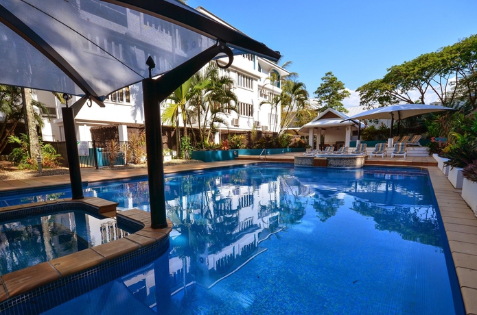 Imagen de la piscina del Hotel Beachview Apartments At Villa Paradiso. Foto 16