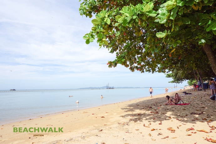 Imagen de los exteriores del Hotel Beachwalk Jomtien. Foto 16