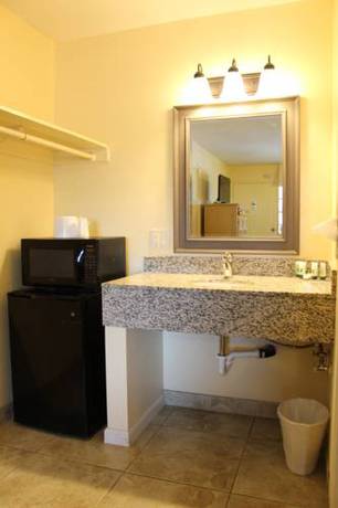 Imagen de la habitación del Hotel Beachway Inn. Foto 4