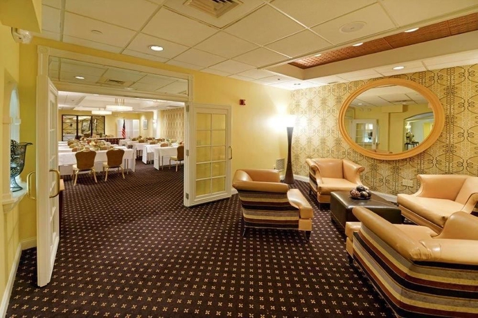 Imagen de los interiores del Hotel Beacon and Corporate Quarters. Foto 12