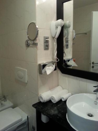 Imagen de la habitación del Hotel Bénin Royal Hôtel. Foto 6