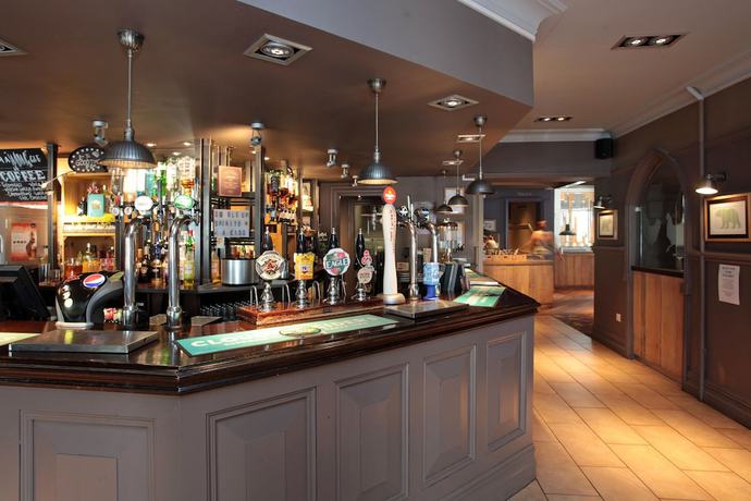 Imagen del bar/restaurante del Hotel Bear Inn, Somerset by Marston\'s Inns. Foto 5