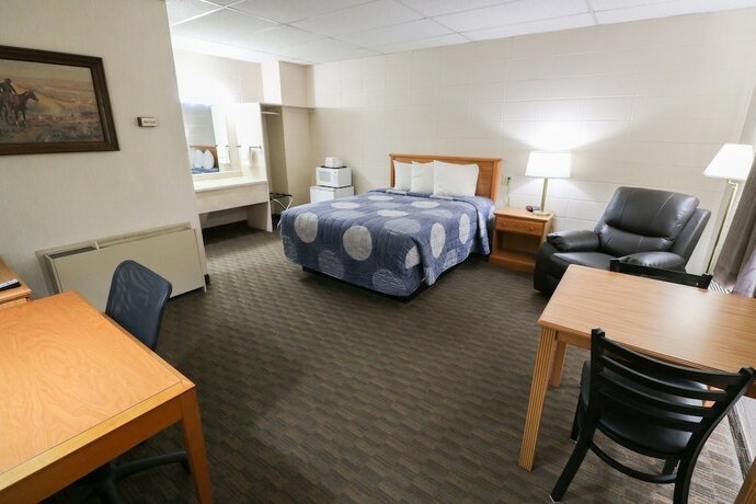 Imagen de la habitación del Hotel Bear Lodge Motel. Foto 15