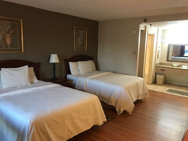 Imagen de la habitación del Hotel Bear Mount Inn And Suites. Foto 2