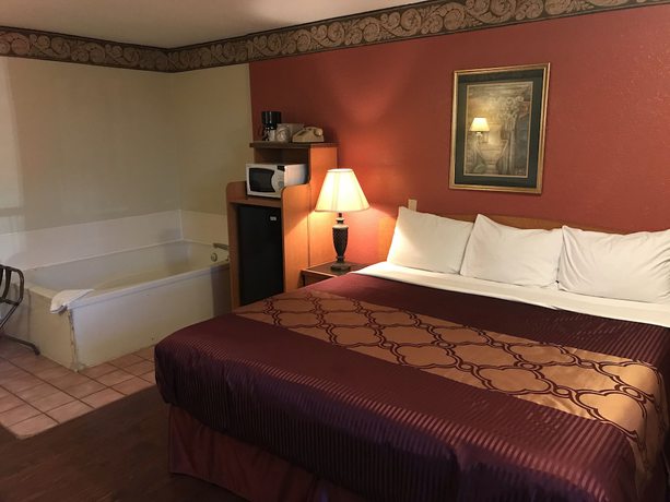 Imagen de la habitación del Hotel Bear Mount Inn And Suites. Foto 3