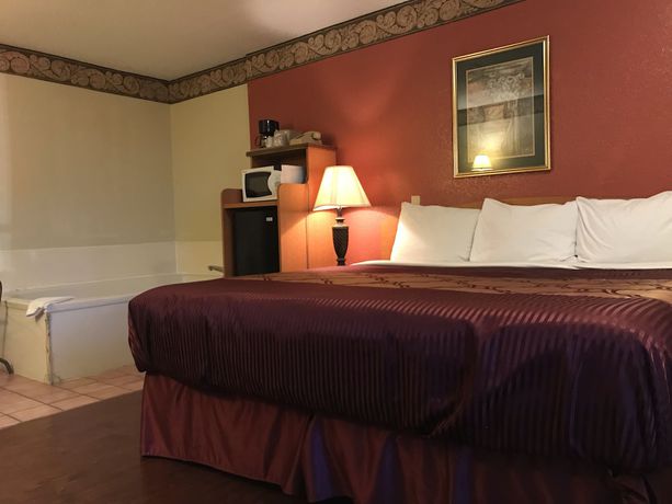Imagen de la habitación del Hotel Bear Mount Inn And Suites. Foto 8