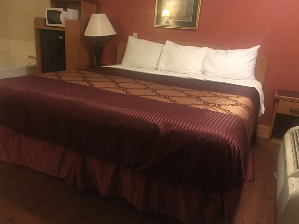 Imagen de la habitación del Hotel Bear Mount Inn And Suites. Foto 12