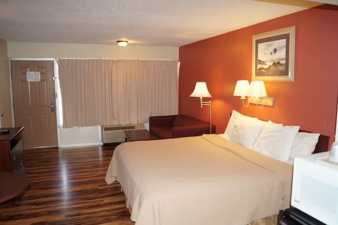 Imagen de la habitación del Hotel Bear Mount Inn And Suites. Foto 14