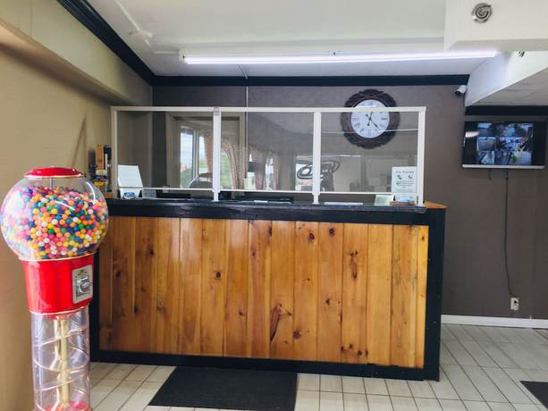 Imagen de los interiores del Hotel Bear Mount Inn And Suites. Foto 20