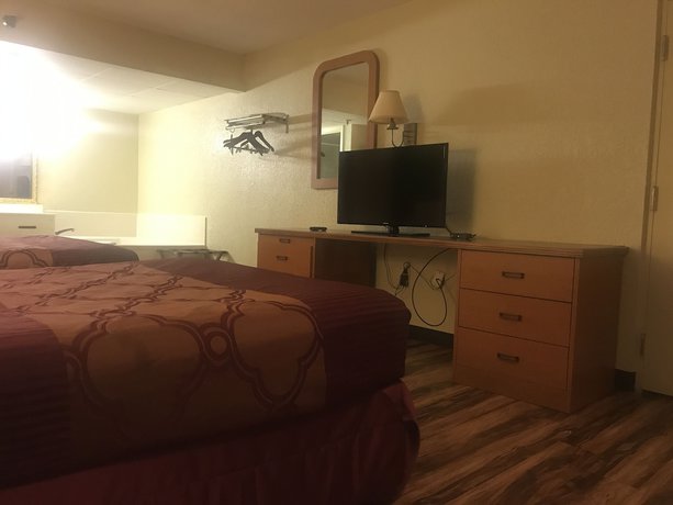 Imagen de la habitación del Hotel Bear Mount Inn And Suites. Foto 18