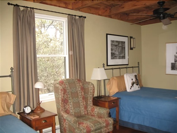 Imagen de la habitación del Hotel Bear Mountain Lodge. Foto 13