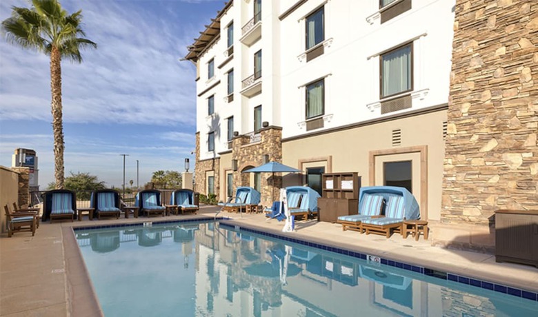 Imagen de la piscina del Hotel Bear Springs. Foto 18