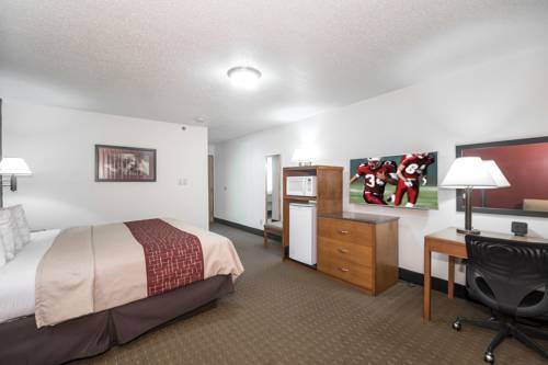 Imagen de la habitación del Hotel Bearcat Inn and Suites. Foto 3