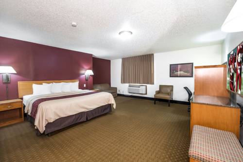 Imagen de la habitación del Hotel Bearcat Inn and Suites. Foto 15