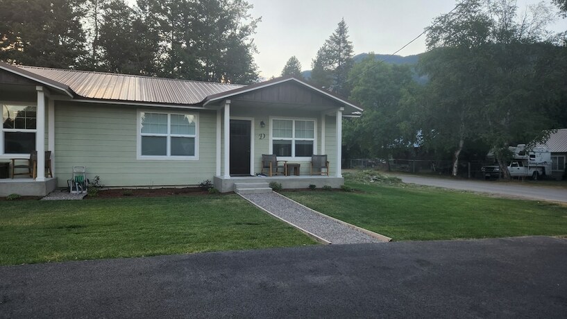 Imagen de la habitación del Hotel Beargrass Lodging and RV Resort. Foto 11