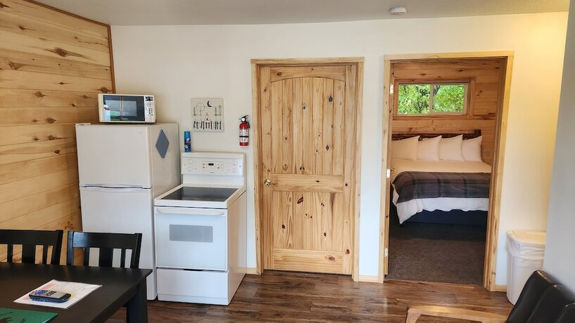 Imagen de la habitación del Hotel Beargrass Lodging and RV Resort. Foto 16