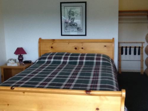 Imagen de la habitación del Hotel Bear's Claw Lodge. Foto 7