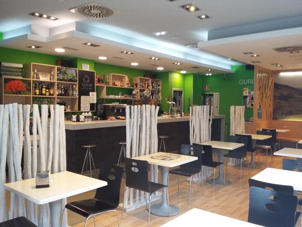 Imagen del bar/restaurante del Hotel Beasain. Foto 2