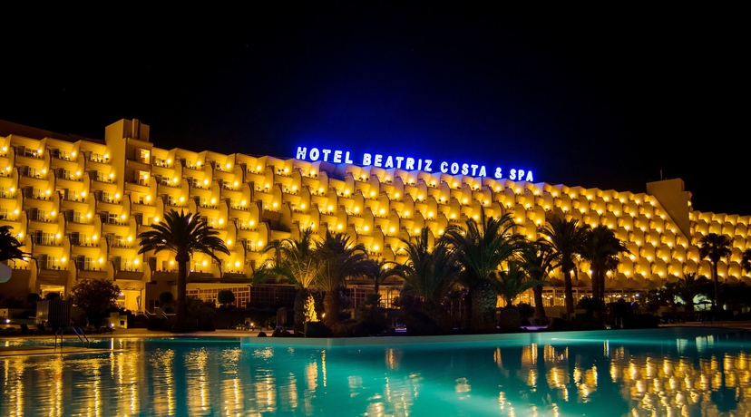 Imagen de la piscina del Hotel Beatriz Costa and Spa. Foto 9