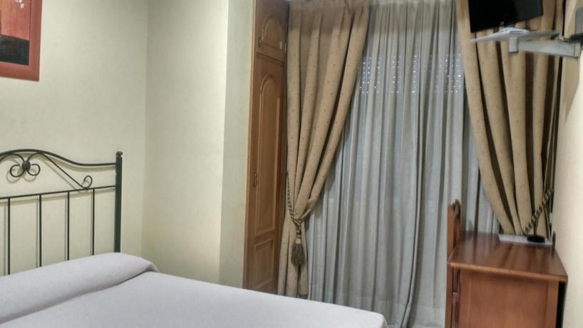 Imagen de la habitación del Hotel Beatriz. Foto 7