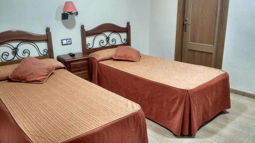 Imagen de la habitación del Hotel Beatriz. Foto 9