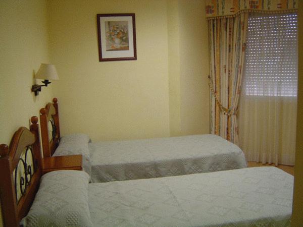 Imagen de la habitación del Hotel Beatriz. Foto 12