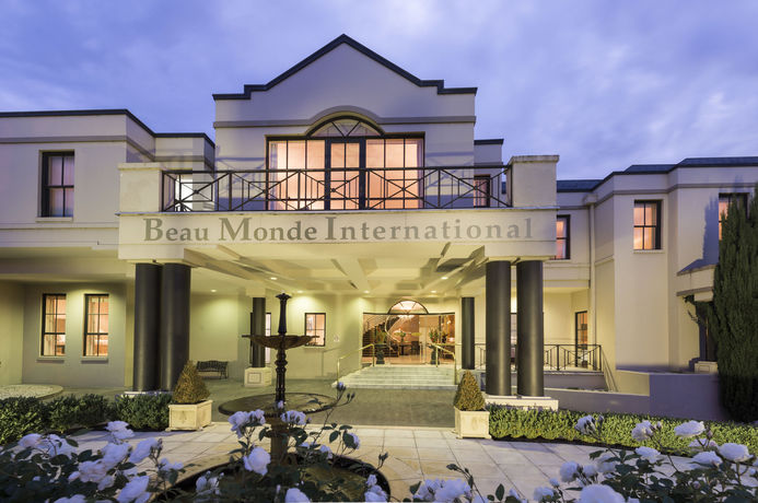 Imagen de los interiores del Hotel Beau Monde International. Foto 15
