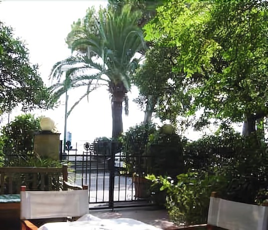 Imagen de los exteriores del Hotel Beau Rivage, Alassio. Foto 12