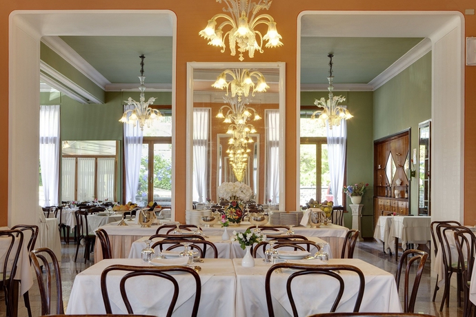 Imagen del bar/restaurante del Hotel Beau Rivage, Baveno. Foto 4