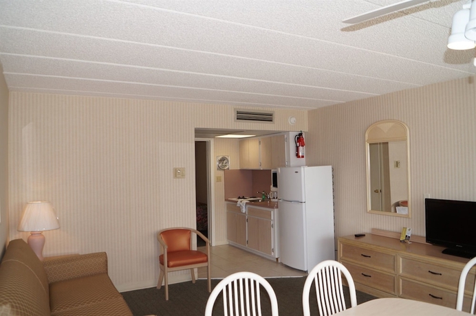 Imagen de la habitación del Hotel Beau Rivage Beach Resort. Foto 13