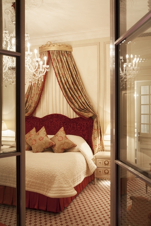 Imagen de la habitación del Hotel Beau Rivage Geneva. Foto 7