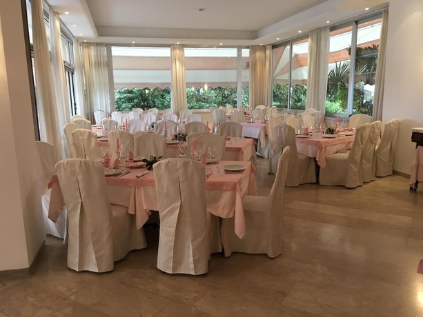 Imagen del bar/restaurante del Hotel Beau Rivage Pineta. Foto 2