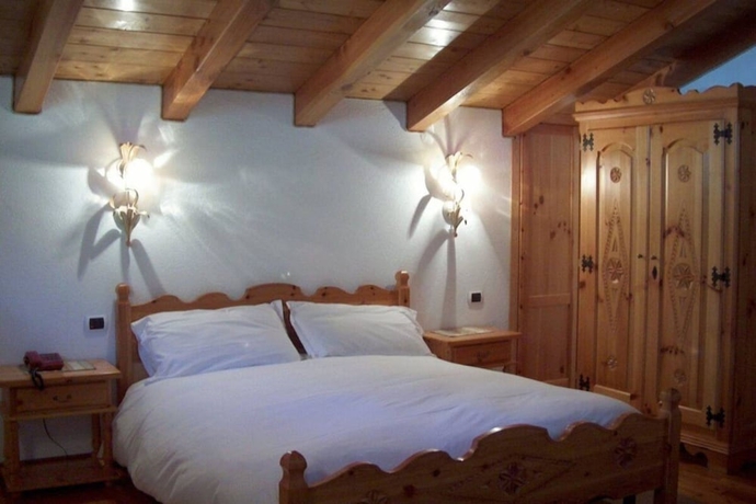 Imagen de la habitación del Hotel Beau Sejour, &Eacute;troubles. Foto 8