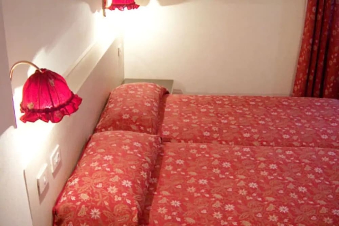 Imagen de la habitación del Hotel Beau Sejour, &Eacute;troubles. Foto 13