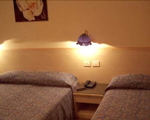 Imagen de la habitación del Hotel Beau Sejour, &Eacute;troubles. Foto 16