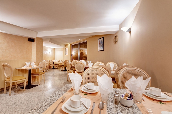 Imagen del bar/restaurante del Hotel Beau Site. Foto 3