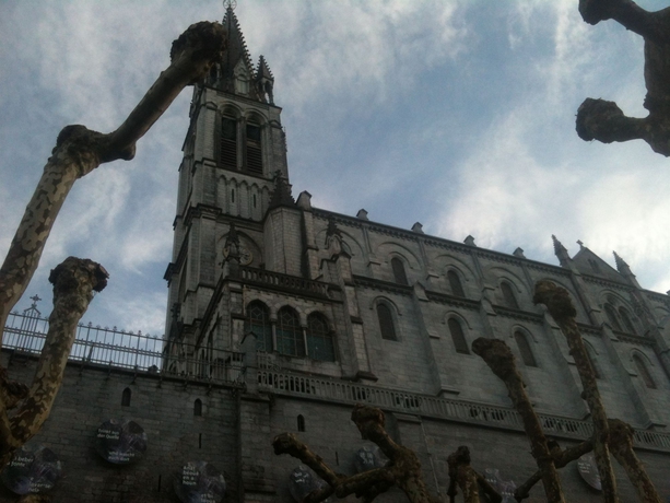 Imagen de los exteriores del Hotel Beau Site, Lourdes. Foto 11