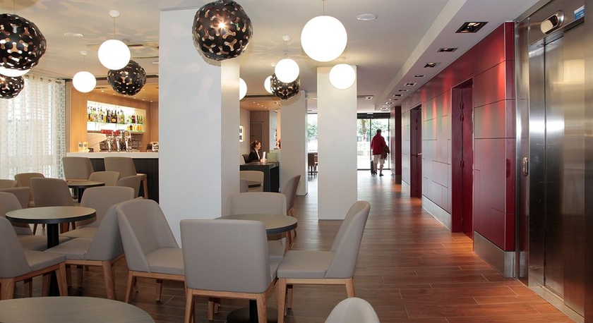 Imagen de los interiores del Hotel Beau Site, Lourdes. Foto 15