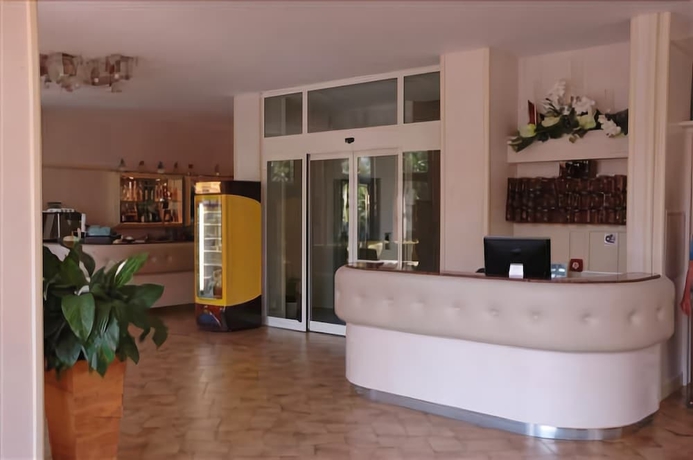 Imagen de los interiores del Hotel Beau Soleil. Foto 14