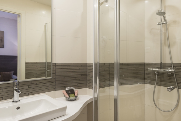 Imagen de la habitación del Hotel Beaugency. Foto 5