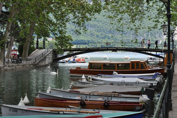 Imagen de los exteriores del Hotel Beaujour and Bonsoir Brasserie-hôtel. Foto 9
