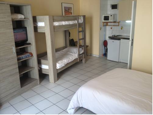 Imagen de la habitación del Hotel Beaulieu, Clermont-Ferrand. Foto 5