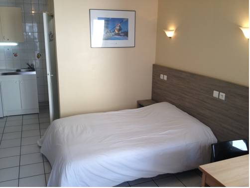 Imagen de la habitación del Hotel Beaulieu, Clermont-Ferrand. Foto 8