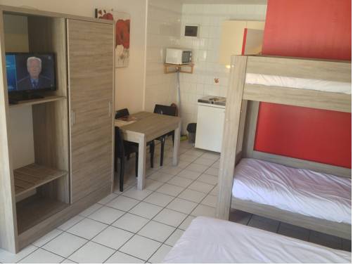 Imagen de la habitación del Hotel Beaulieu, Clermont-Ferrand. Foto 9