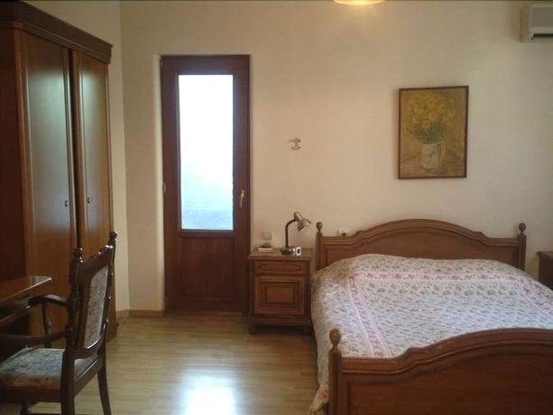 Imagen de la habitación del Hotel Beaumonde. Foto 10